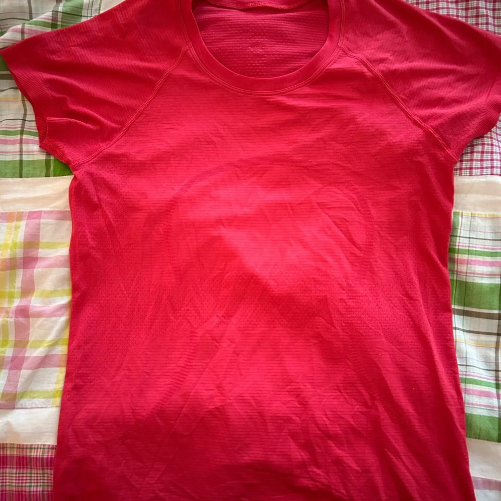 Women’s Size 10 Raspberry Swiftly Tech - Picture 1 of 3